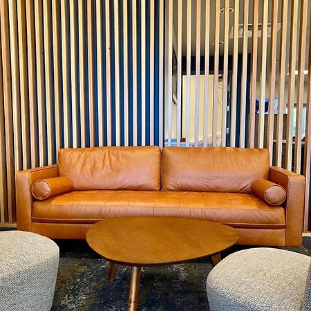 Howard Johnson By Wyndham Winnipeg West Exteriör bild