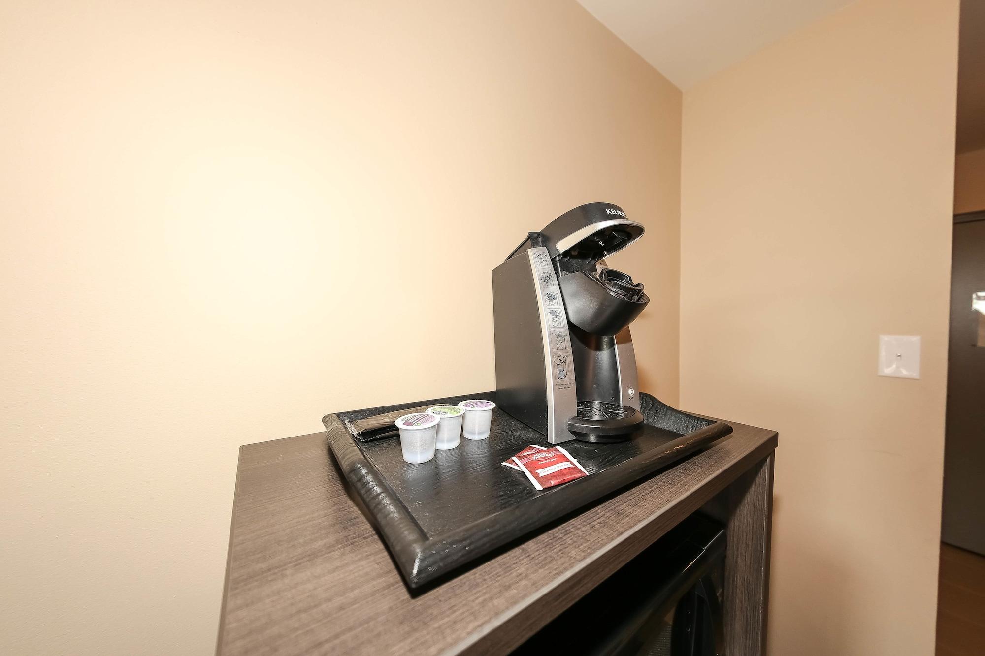 Howard Johnson By Wyndham Winnipeg West Exteriör bild