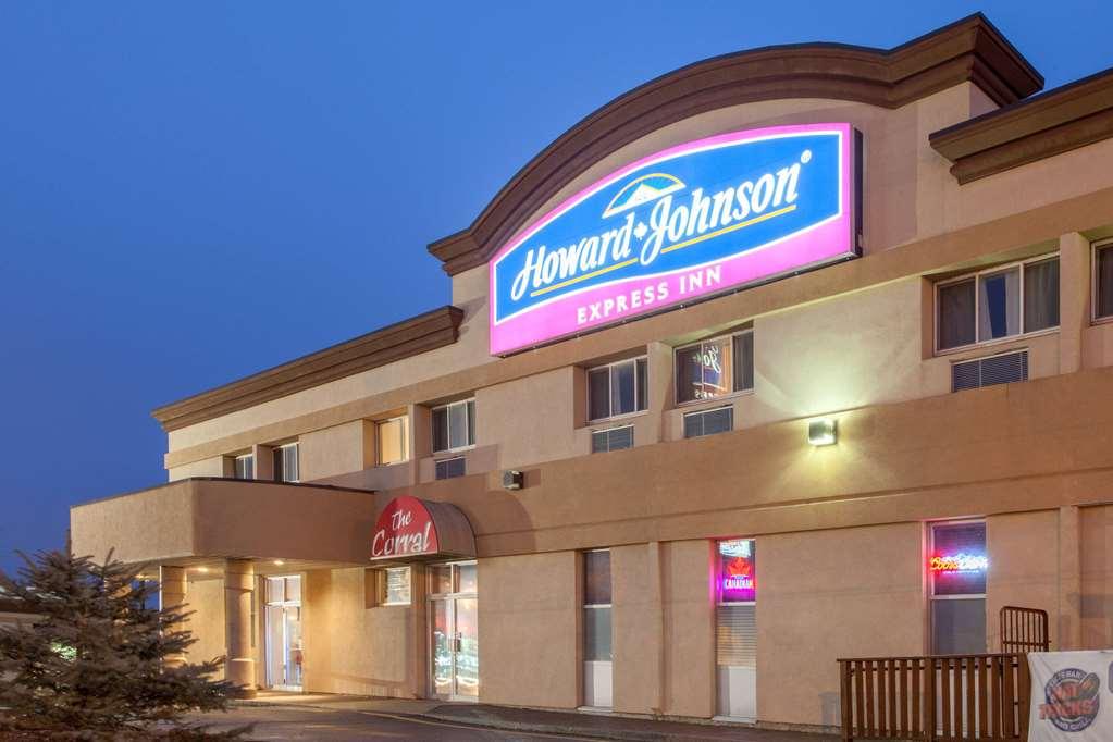 Howard Johnson By Wyndham Winnipeg West Exteriör bild