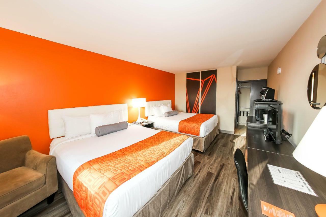 Howard Johnson By Wyndham Winnipeg West Exteriör bild